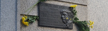 Foto de la Placa a Gabriel Celaya