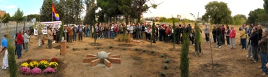 foto del acto de inauguración de el Jardín de la Memoria de la Cárcel de Carabanchel